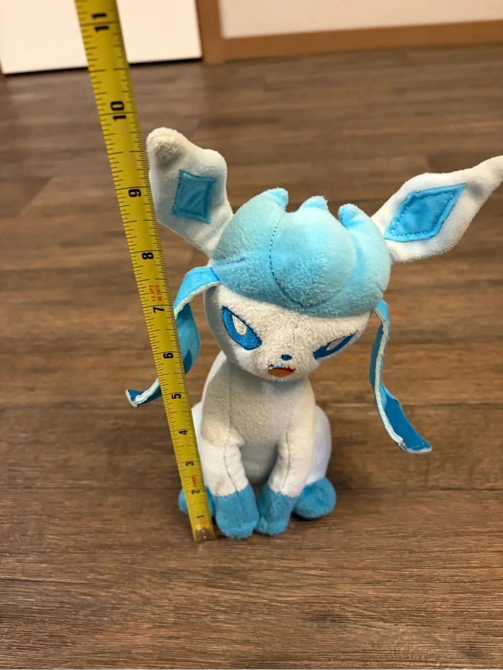 Pokémon Glaceon Sanei Tomy 9 inch Plush Toy Stuffed Animal
